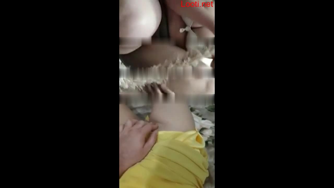 لایو مرده کوص زنشو تو لایو میخوره.mp4 - تماشای آنلاین در بکن تو
