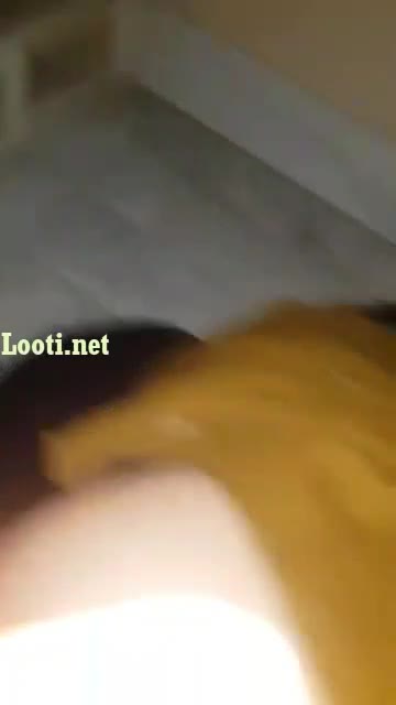دختره مانتوشو تو حیاط میده بالا پسره بهش میگه خوب قمبل کن از کوس می کنه.mp4 - تماشای آنلاین در بکن تو