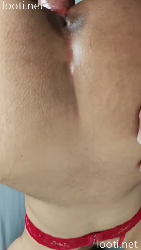 انقد تنگه انگار تازه پرده شو زده به زور تو کونشم جا میکنه جیغش درمیاد.mp4 - تماشای آنلاین در بکن تو