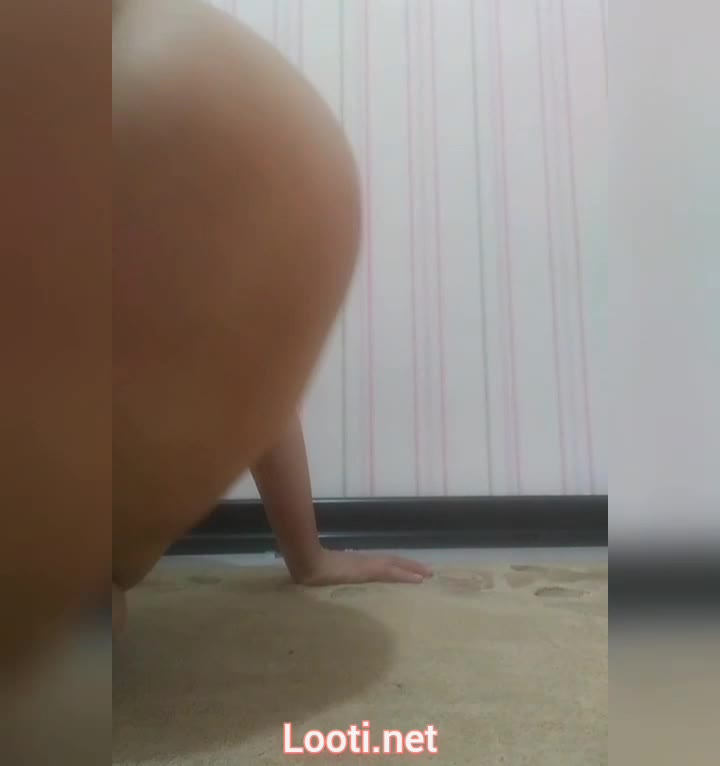 خانم تپل بدنش نشون میده و کص گوشتیش میماله با آه و ناله.mp4 - تماشای آنلاین در بکن تو