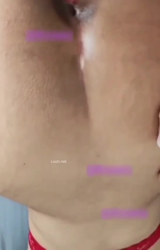 سکس از کوس و کون از نمای نزدیک فیلم گرفته کون تنگی داره به زور میکنه توش.mp4 - تماشای آنلاین در بکن تو