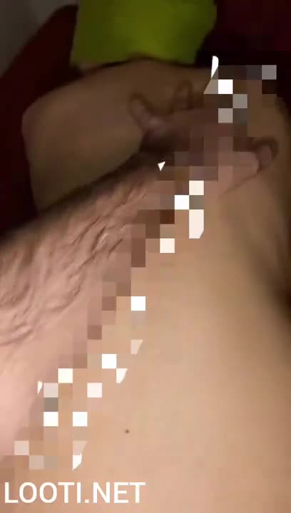 فیلم وطنی با آه و ناله زیاد زنه آخر فیلم انگشت مرده رو لیس میزنه.mp4 - تماشای آنلاین در بکن تو