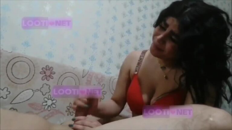 یه کلیپ دیگه از ساک زدن داف چند پست قبلی,و یه کلیپ کوتاه از انگشت کردن تو کونش.mp4