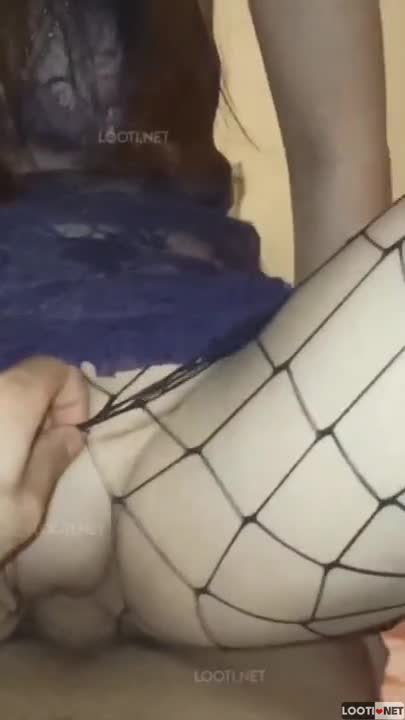 دوس دخترش با کص سفید تنگش نشسته رو کیرش.mp4 - تماشای آنلاین در بکن تو