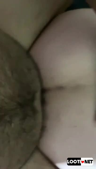 گاییدن داگی زن بیزنسی با آه و ناله شدید  مرده با کیر کلفتش تو کس زنه تلمبه میزنه و اسپنکش میکنه.mp4 - تماشای آنلاین در بکن تو